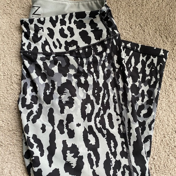 Zella Pants - Cropped Z by Zella leggings